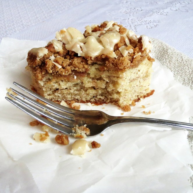Banana Crumb Cake I Rumbly in my Tumbly