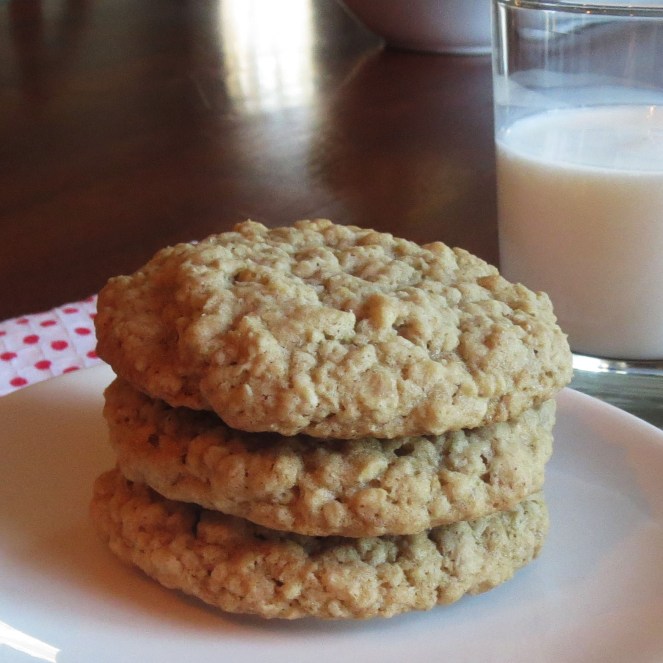 Chewy Oatmeal Cookies - Rumbly in my Tumbly