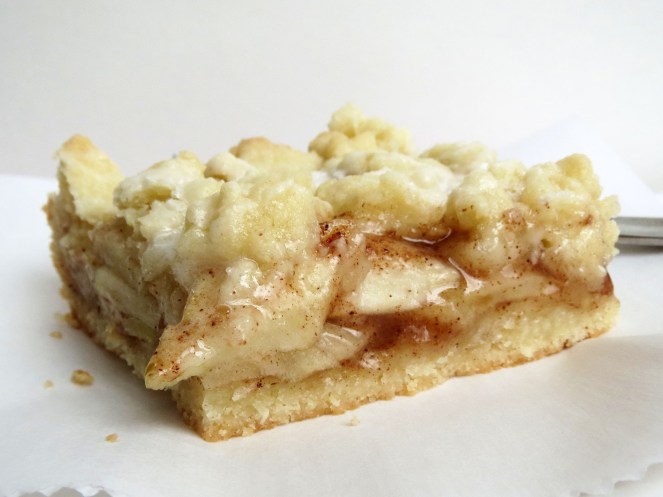 Rumbly in my Tumbly Apple Streusel Bars