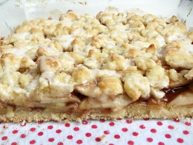 Rumbly in my Tumbly Apple Streusel Bars