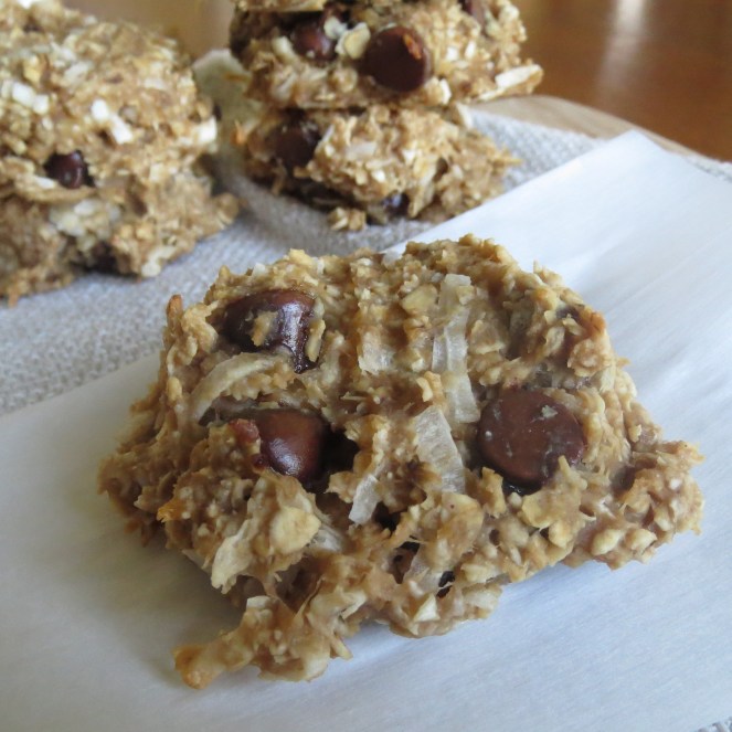 Gluten Free Peanut Butter Banana Oatmeal Chocolate Chip Cookies by Rumbly in my Tumbly