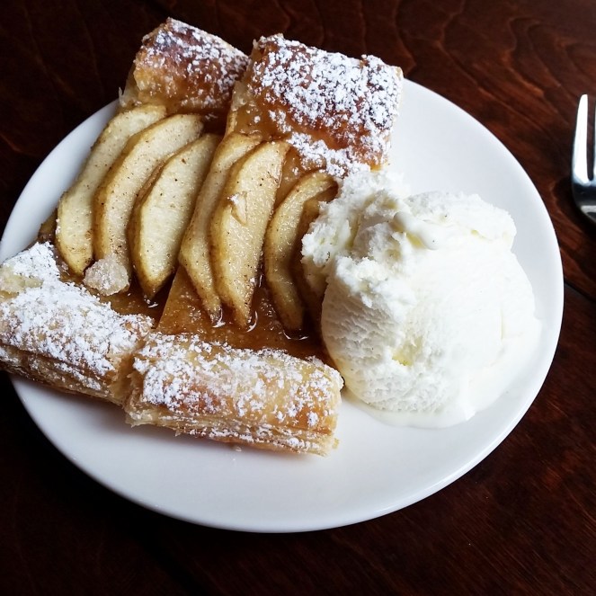 5 Ingredient, 5 MINUTE Apple Tart by Rumbly in my Tumbly