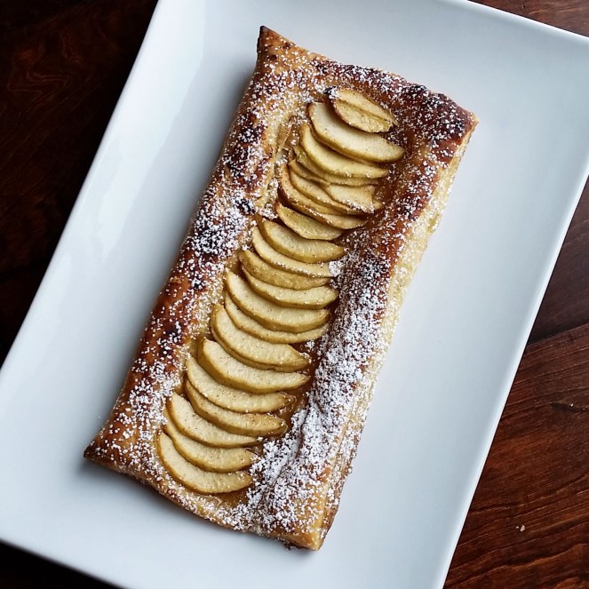 5 Ingredient, 5 MINUTE Apple Tart by Rumbly in my Tumbly
