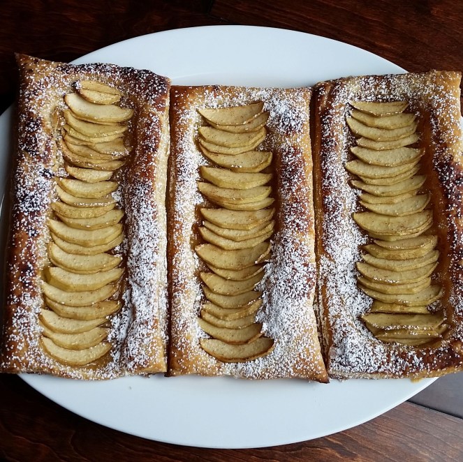 5 Ingredient, 5 MINUTE Apple Tart by Rumbly in my Tumbly
