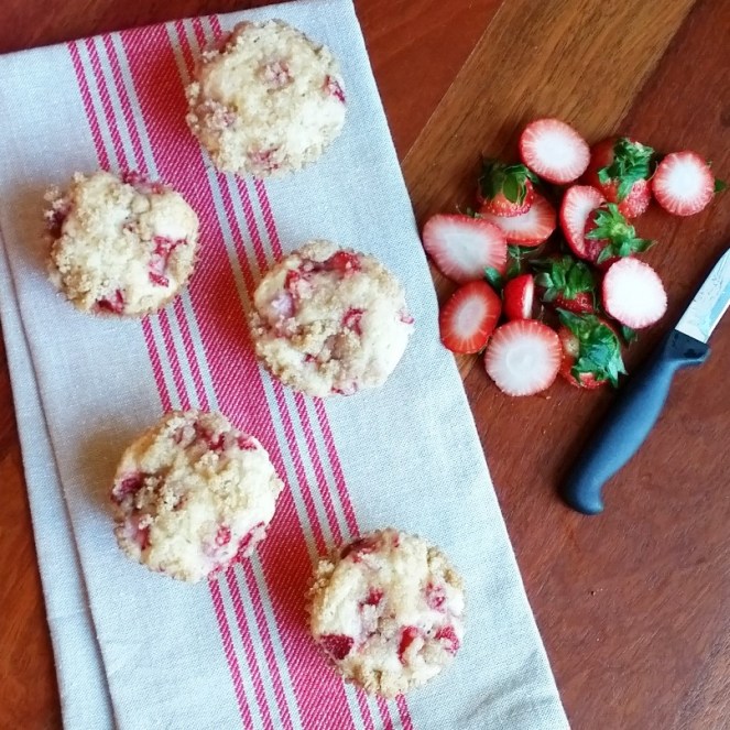 Strawberry Coffee Cake Muffins (Rumbly in my Tumbly)