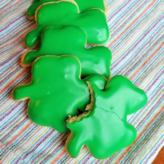 Shamrock Cookies for St. Patrick's Day by Rumbly in Tumbly