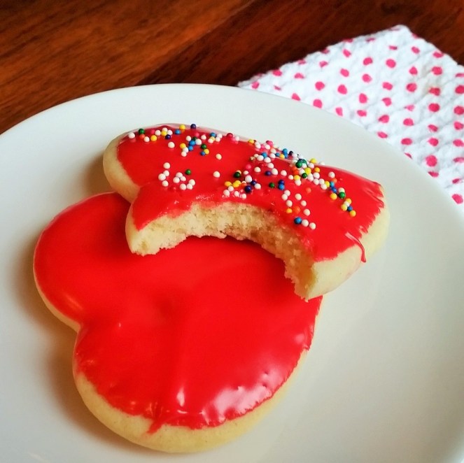The Easiest and Most Beautiful Way to Ice Sugar Cookies. - Rumbly in my Tumbly