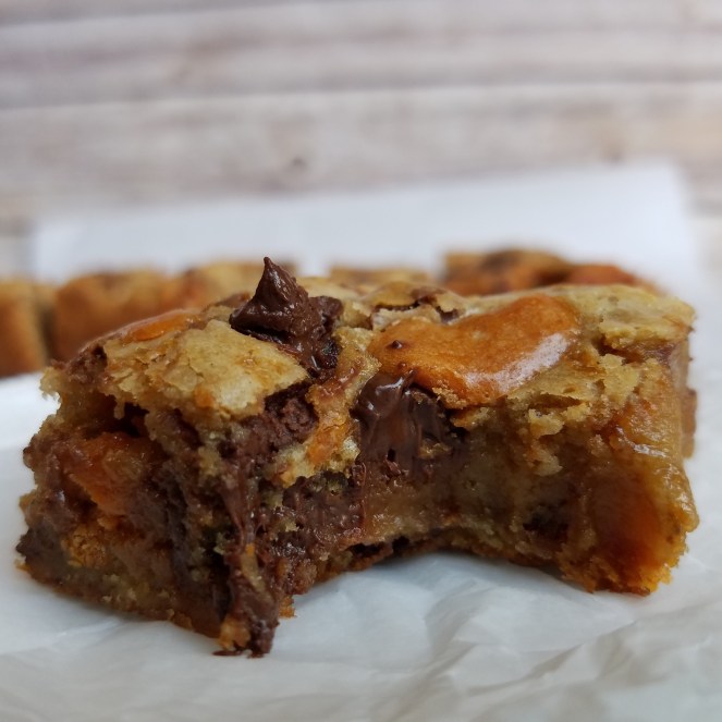 Butterfinger Blondies by Rumbly in my Tumbly