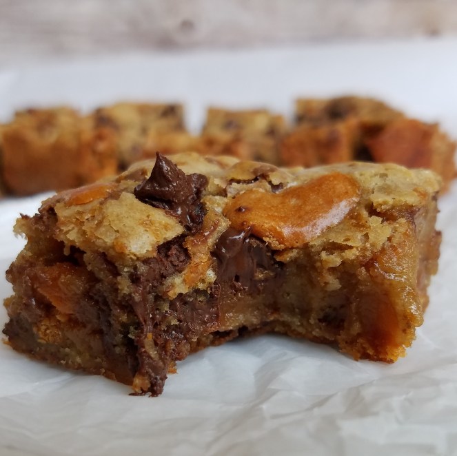 Butterfinger Blondies by Rumbly in my Tumbly