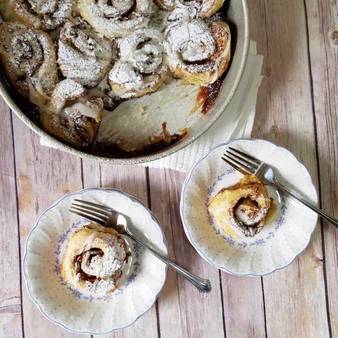 Apple Pie Cinnamon Rolls (using frozen puff pastry) by Rumbly in my Tumbly