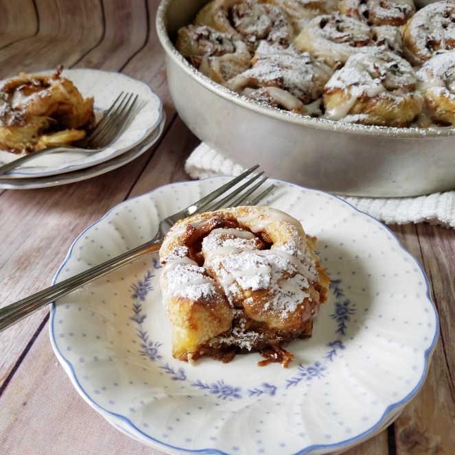 Apple Pie Cinnamon Rolls (using frozen puff pastry) by Rumbly in my Tumbly