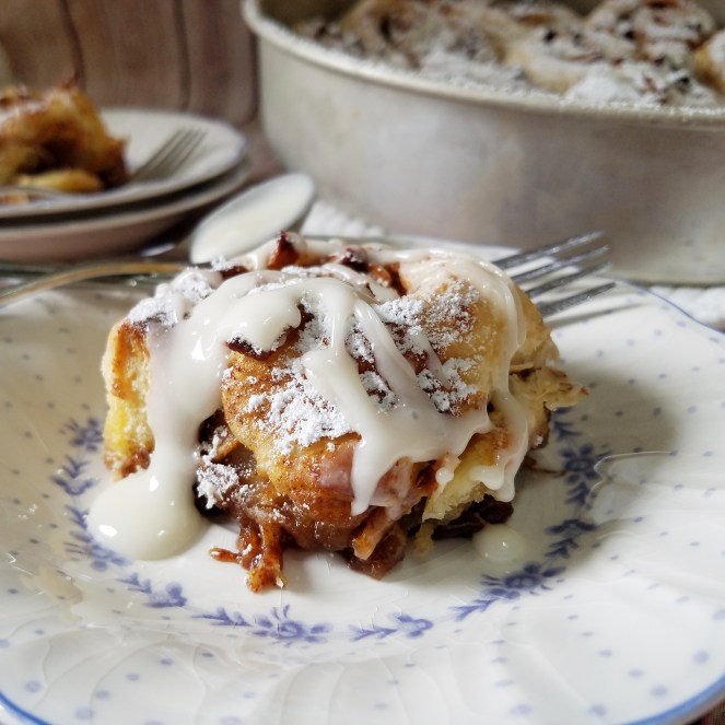 Apple Pie Cinnamon Rolls (using frozen puff pastry) by Rumbly in my Tumbly