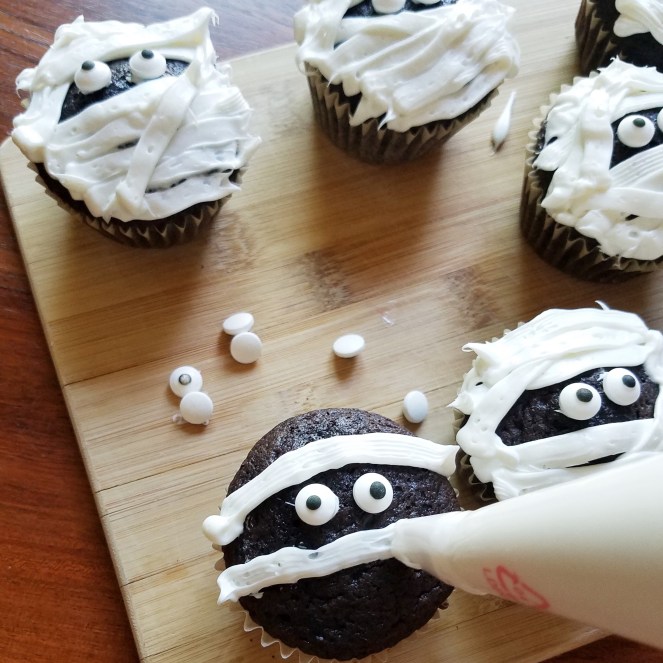 Halloween Mummy Cupcakes by Rumbly in my Tumbly