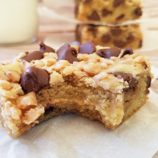 Toffee Chocolate Chip Bars by Rumbly in my Tumbly