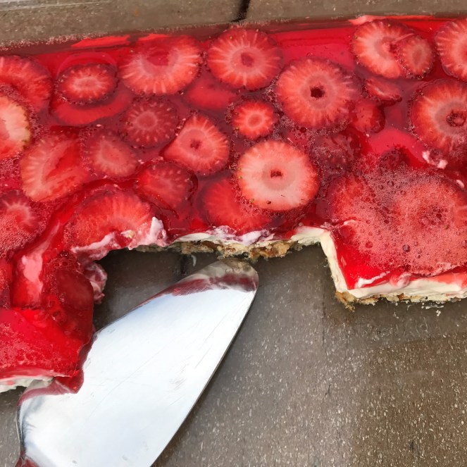 Strawberry Pretzel Cheesecake Dessert