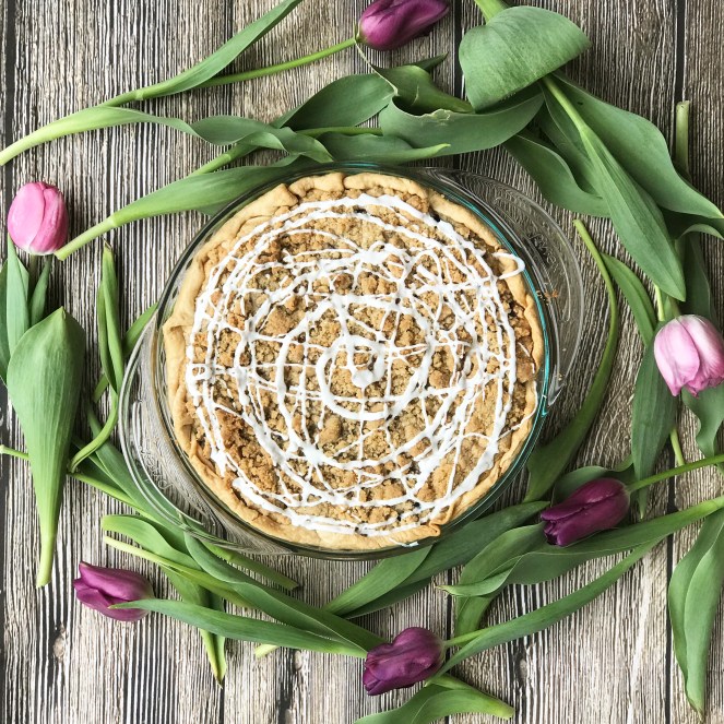 Blueberries 'n Cream Crumble Pie